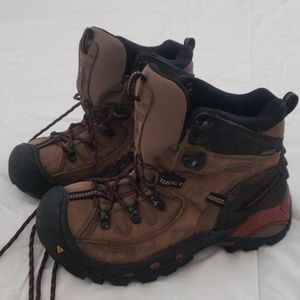 Keens hiking boots